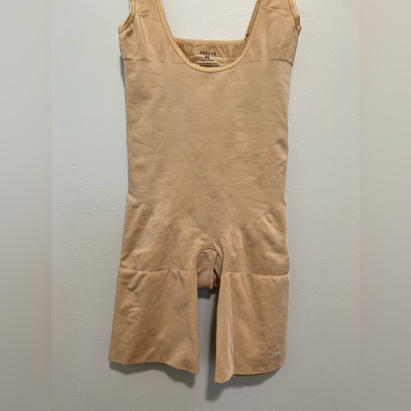 Assets by Spanx Open Bust Mid Thigh Bodysuit Tan Nude Convertible Shapewear RR. - Picture 11 of 13